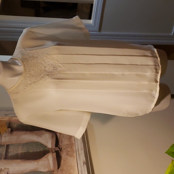 Susan Hutton Blouse - Picture 2 of 6